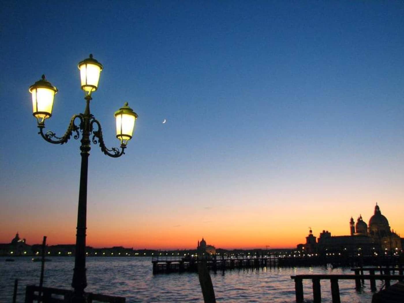 venice-street-lights